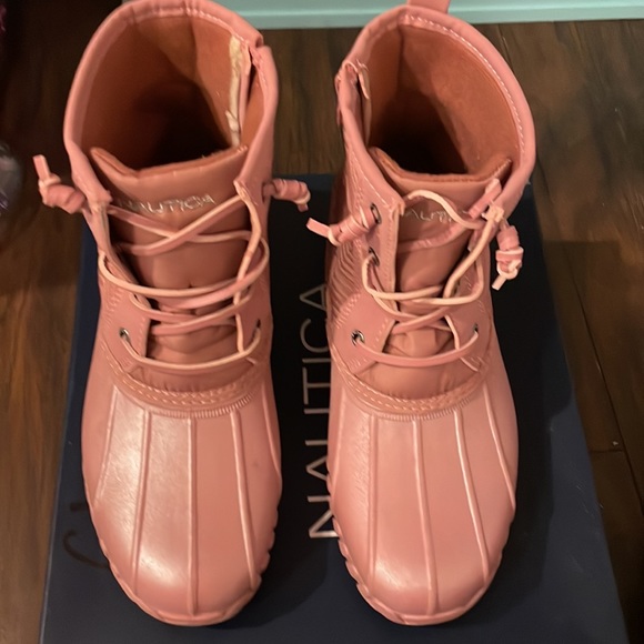 Nautica girls cold weather boot, Muave Pearl, Sz 4 - Picture 2 of 4